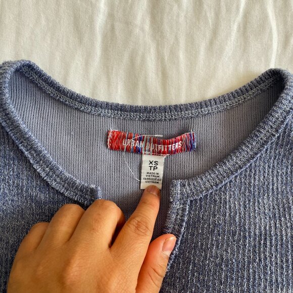 Urban Outfitters Cropped Sweater (szx XS) - Picture 2 of 5